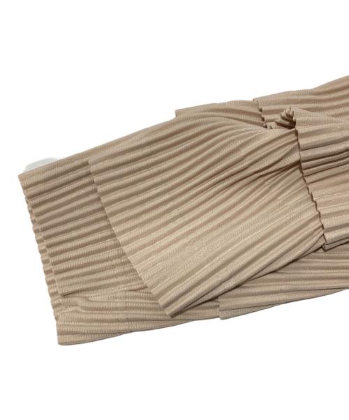 HOMME PLISSE ISSEY MIYAKE（オム プリッセ イッセイ ミヤケ）HOMME PLISSE ISSEY MIYAKE (オムプリッセ イッセイ ミヤケ) プリーツジップジャケット ベージュ サイズ:2の古着・服飾アイテム