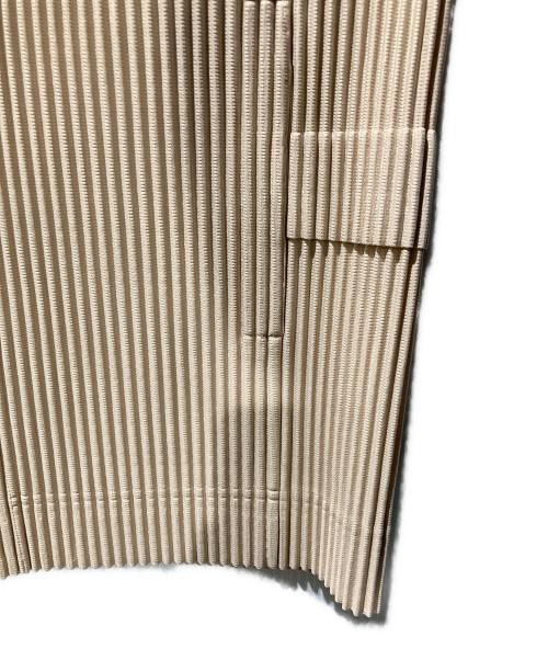 HOMME PLISSE ISSEY MIYAKE（オム プリッセ イッセイ ミヤケ）HOMME PLISSE ISSEY MIYAKE (オムプリッセ イッセイ ミヤケ) プリーツジップジャケット ベージュ サイズ:2の古着・服飾アイテム