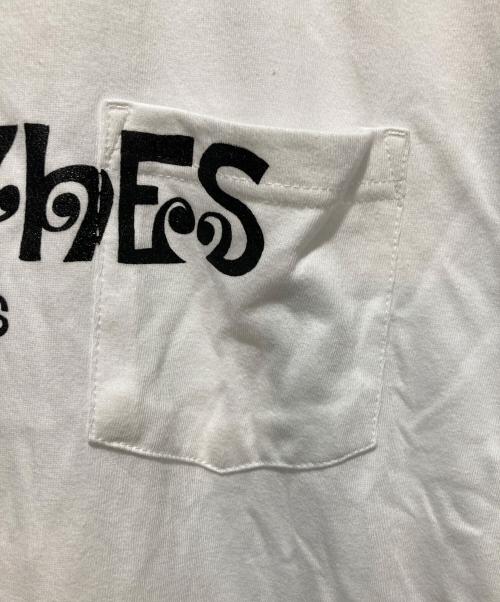 Unlikely（アンライクリー）UNLIKELY (アンライクリー) NEPENTHES (ネペンテス) LOGO POCKET T-SHIRT ロゴ ポケット Tシャツ ホワイト サイズ:Lの古着・服飾アイテム