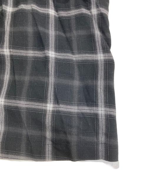 REMI RELIEF（レミレリーフ）REMI RELIEF (レミレリーフ) オンブレチェックシャツワンピース/CHECK SHIRT DRESS ブラック サイズ:Freeの古着・服飾アイテム