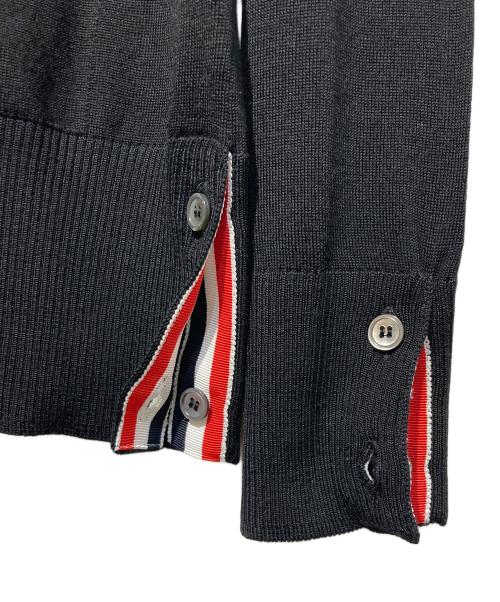 Thom Browne（トムブラウン）Thom Browne (トムブラウン) ウールクラシック4BAR Vネックカーディガン ブラック サイズ:２の古着・服飾アイテム