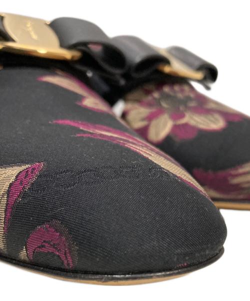 Salvatore Ferragamo（サルヴァトーレ フェラガモ）Salvatore Ferragamo (サルヴァトーレ フェラガモ) ヴァラリボンサンダル ブラック サイズ:50の古着・服飾アイテム