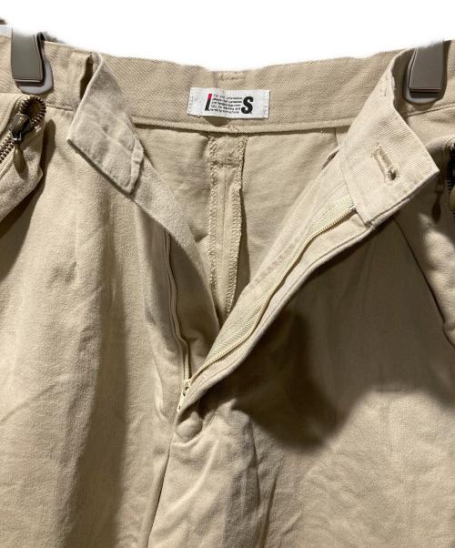 IS ISSEY MIYAKE（アイエスイッセイミヤケ）IS ISSEY MIYAKE (アイエスイッセイミヤケ) ハーフパンツ ベージュ サイズ:Ｍの古着・服飾アイテム