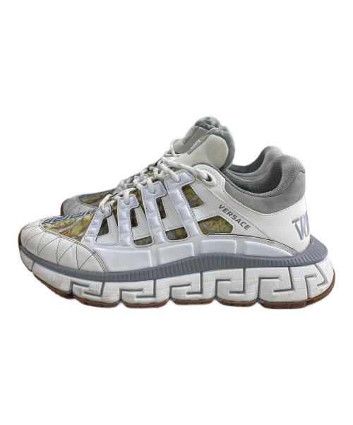 VERSACE（ヴェルサーチェ）VERSACE (ヴェルサーチェ) トライグレカ バロッコプリント ローカット スニーカー ホワイト×グレー サイズ:43の古着・服飾アイテム