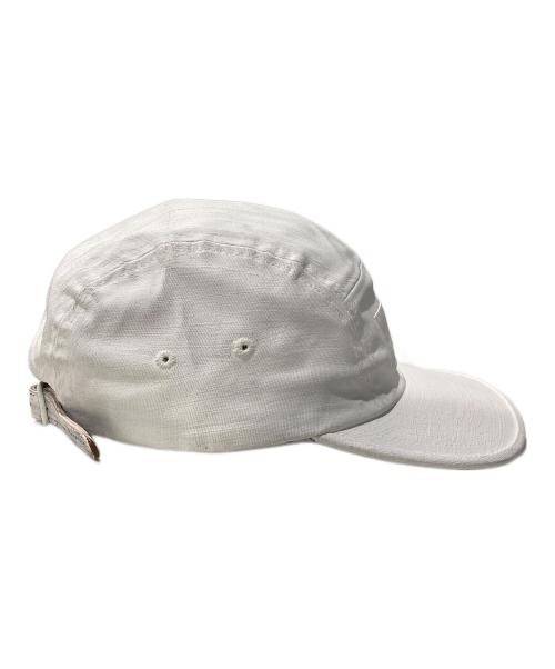 SUPREME（シュプリーム）SUPREME (シュプリーム) MM6 Maison Margiela (エムエムシックスメゾンマルジェラ) PAINTED CAMP CAP ホワイト サイズ:ONE SIZEの古着・服飾アイテム