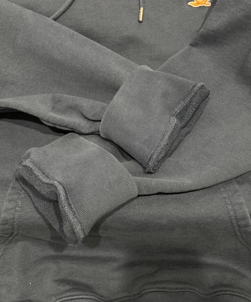 maison kitsune（メゾンキツネ）MAISON KITSUNE (メゾンキツネ) CHILLAX PATCH REGULAR HOODIE ネイビー サイズ:XLの古着・服飾アイテム