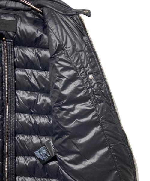 PRADA（プラダ）PRADA (プラダ) 三角ロゴプレートダウンジャケット ブラック サイズ:48の古着・服飾アイテム