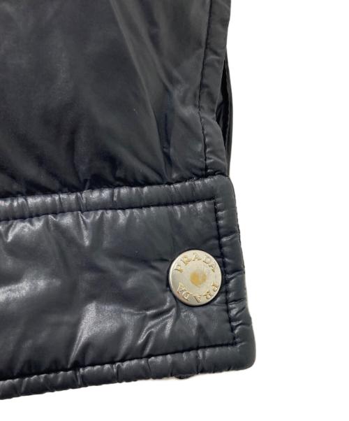 PRADA（プラダ）PRADA (プラダ) 三角ロゴプレートダウンジャケット ブラック サイズ:48の古着・服飾アイテム