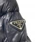 中古・古着 PRADA (プラダ) 三角ロゴプレートダウンジャケット ブラック サイズ:48：70000円