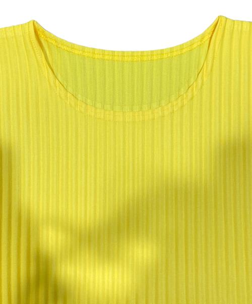 HOMME PLISSE ISSEY MIYAKE（オム プリッセ イッセイ ミヤケ）HOMME PLISSE ISSEY MIYAKE (オム プリッセ イッセイ ミヤケ) Tシャツ イエロー サイズ:2の古着・服飾アイテム