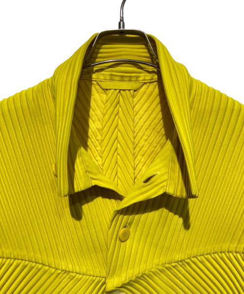 HOMME PLISSE ISSEY MIYAKE（オム プリッセ イッセイ ミヤケ）HOMME PLISSE ISSEY MIYAKE (オム プリッセ イッセイ ミヤケ) プリーツジャケット イエロー サイズ:2の古着・服飾アイテム
