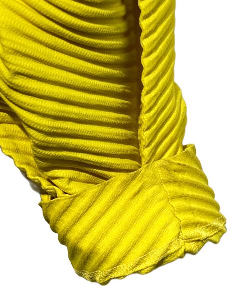 HOMME PLISSE ISSEY MIYAKE（オム プリッセ イッセイ ミヤケ）HOMME PLISSE ISSEY MIYAKE (オム プリッセ イッセイ ミヤケ) プリーツジャケット イエロー サイズ:2の古着・服飾アイテム