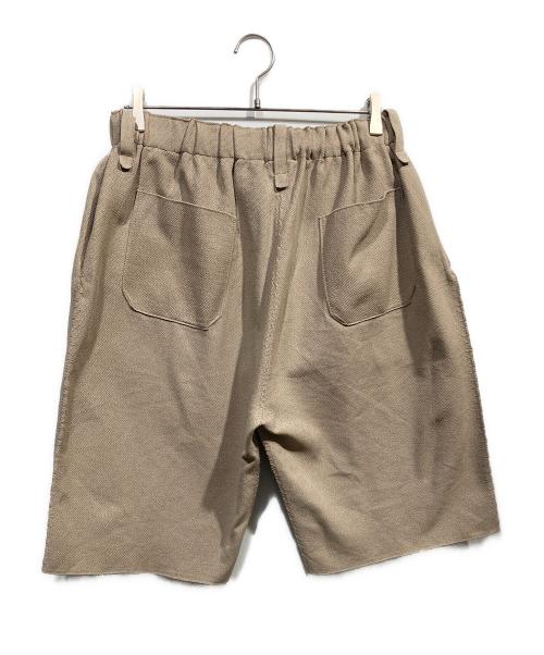 HOME PLISSE ISSEYMIYAKE（イッセイミヤケ）HOME PLISSE ISSEYMIYAKE (イッセイミヤケ) INLAID KNIT ハーフパンツ ベージュ サイズ:FREEの古着・服飾アイテム