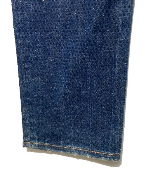 DSQUARED2（ディースクエアード）DSQUARED2 (ディースクエアード) クラッシュ加工ラインストーン付きスリムデニムパンツ インディゴ サイズ:54の古着・服飾アイテム