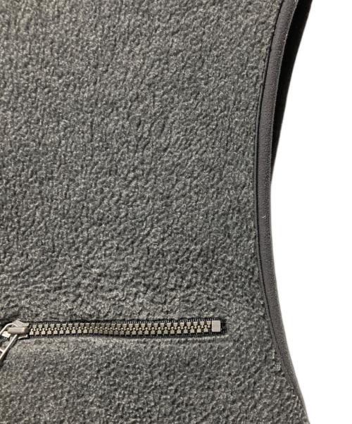 ISSEY MIYAKE MEN（イッセイミヤケメン）ISSEY MIYAKE MEN (イッセイミヤケメン) フリースベスト グレー サイズ:Mの古着・服飾アイテム