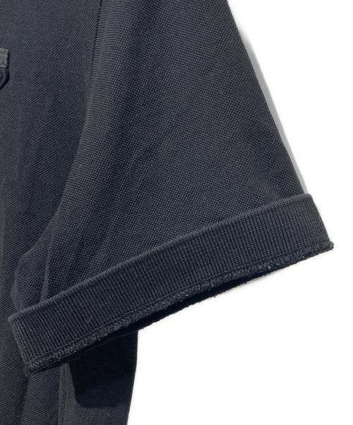 PRADA（プラダ）PRADA (プラダ) PIQUETトライアングルロゴポロシャツ ブラック サイズ:XSの古着・服飾アイテム