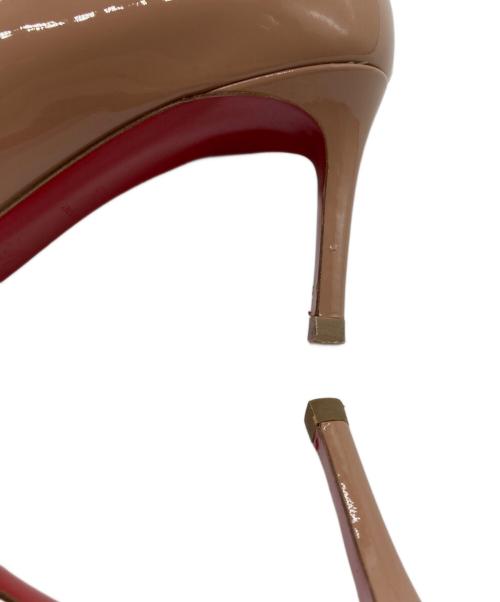 Christian Louboutin（クリスチャン・ルブタン）Christian Louboutin (クリスチャン・ルブタン) エナメルパンプス/SIMPLE PUMP 70 PATENT CALF ベージュ サイズ:25.5cmの古着・服飾アイテム