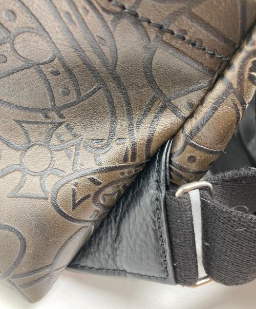 Vivienne Westwood（ヴィヴィアンウエストウッド）Vivienne Westwood (ヴィヴィアンウエストウッド) アーサー総柄リュック/オーブ柄リュック ブラウンの古着・服飾アイテム