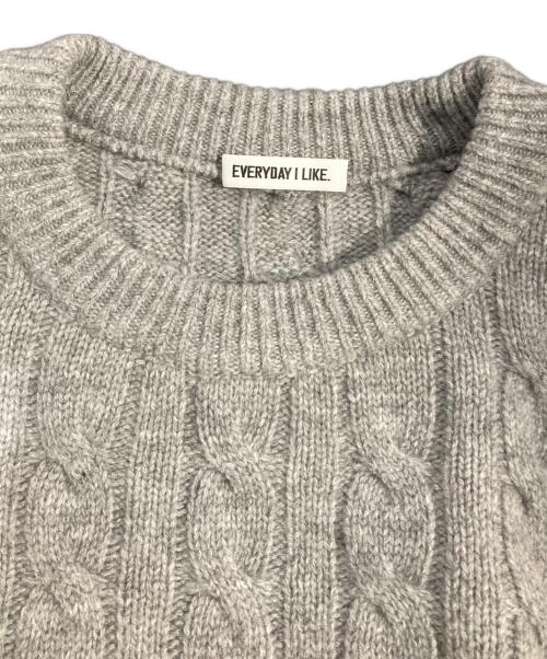 EVERYDAY I LIKE.（エヴリデイ アイ ライク）EVERYDAY I LIKE. (エヴリデイ アイ ライク) Oversized Cable Knit /ケーブルニット グレー サイズ:-の古着・服飾アイテム