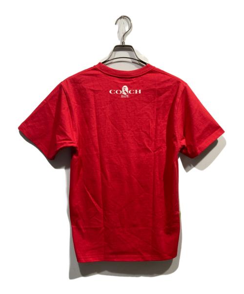COACH（コーチ）COACH (コーチ) A BATHING APE (ア ベイシング エイプ) REXY TEE レッド サイズ:Sの古着・服飾アイテム