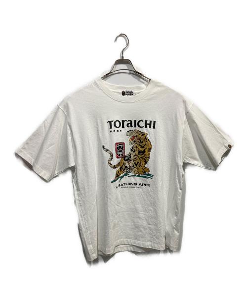 A BATHING APE（ア ベイシング エイプ）A BATHING APE (ア ベイシング エイプ) 寅壱 (トライチ) ジャガープリントコラボTシャツ ホワイト サイズ:XLの古着・服飾アイテム