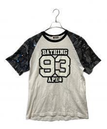 A BATHING APE（アベイシングエイプ）の古着「ナンバリングプリントTシャツ」｜ホワイト×ブラック