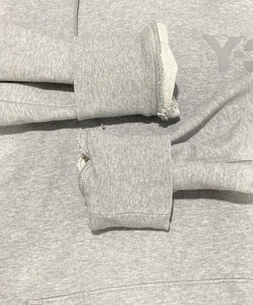 Y-3（ワイスリー）Y-3 (ワイスリー) CLASSIC CHEST LOGO HOODIE グレー サイズ:Mの古着・服飾アイテム
