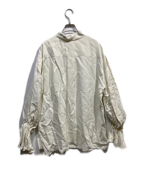 ETRE TOKYO（エトレトウキョウ）ETRE TOKYO (エトレトウキョウ) キャンディースリーブシルキーシャツ アイボリー サイズ:freeの古着・服飾アイテム