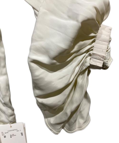 ETRE TOKYO（エトレトウキョウ）ETRE TOKYO (エトレトウキョウ) キャンディースリーブシルキーシャツ アイボリー サイズ:freeの古着・服飾アイテム