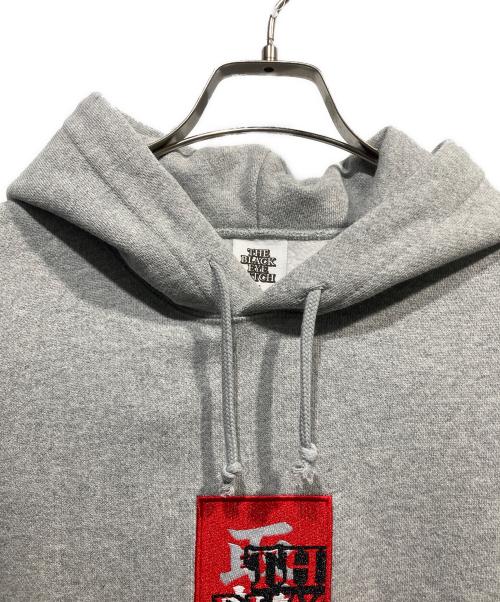 THE BLACK EYE PATCH（ブラックアイパッチ）THE BLACK EYE PATCH (ブラックアイパッチ) プルオーバーパーカー グレー サイズ:Mの古着・服飾アイテム