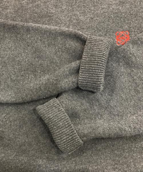 LOEWE（ロエベ）LOEWE (ロエベ) アナグラムロゴ刺繍ニット グレー サイズ:Lの古着・服飾アイテム