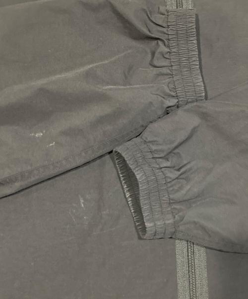 Acne studios（アクネ ストゥディオス）ACNE STUDIOS (アクネ ストゥディオス) ロゴ入りテクニカルジャケット ブラック サイズ:48の古着・服飾アイテム