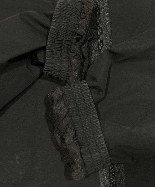 Acne studios（アクネ ストゥディオス）ACNE STUDIOS (アクネ ストゥディオス) ロゴ入りテクニカルジャケット ブラック サイズ:48の古着・服飾アイテム