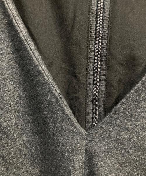 CLANE（クラネ）CLANE (クラネ) V NECK STRAIGHT LINE ONE-PIECE グレー サイズ:2の古着・服飾アイテム