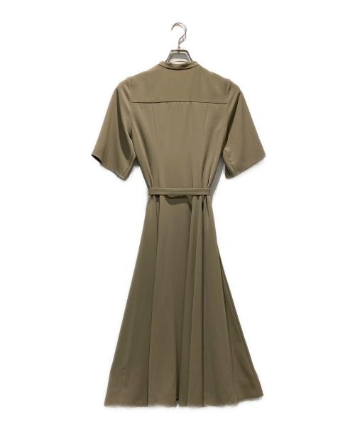 anuans（アニュアンス）anuans (アニュアンス) スキッパーネックスリットスリーブフレアワンピース ベージュ サイズ:FREEの古着・服飾アイテム