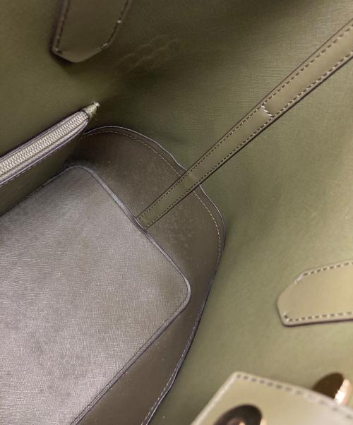 MICHAEL KORS（マイケル・コース）MICHAEL KORS (マイケル・コース) 2WAYバッグ カーキの古着・服飾アイテム