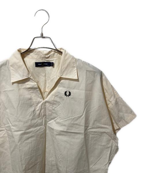 FRED PERRY（フレッドペリー）FRED PERRY (フレッドペリー) 半袖シャツ アイボリー サイズ:36の古着・服飾アイテム