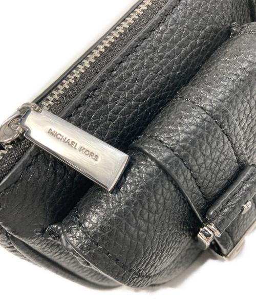 MICHAEL KORS（マイケルコース）MICHAEL KORS (マイケルコース) ZOE ぺブルレザー ポシェット ショルダー スモール ブラックの古着・服飾アイテム