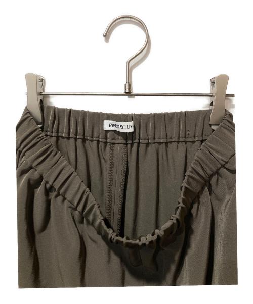 EVERYDAY I LIKE.（エヴリデイ アイ ライク）EVERYDAY I LIKE. (エヴリデイ アイ ライク) パンツ カーキ サイズ:SIZE 34 未使用品の古着・服飾アイテム