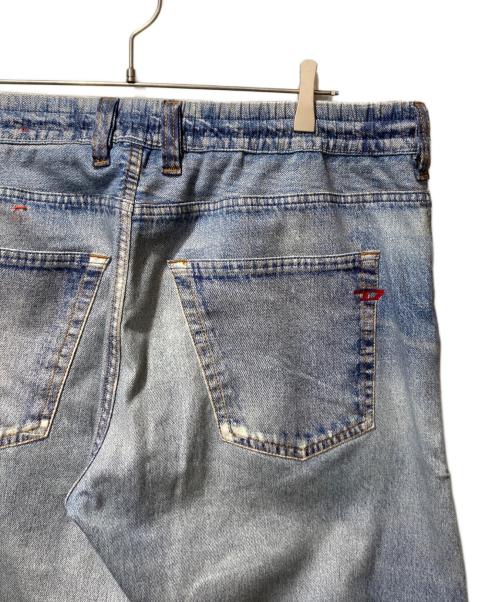 DIESEL（ディーゼル）DIESEL (ディーゼル) 転写プリントイージーデニムパンツ インディゴ サイズ:w36の古着・服飾アイテム