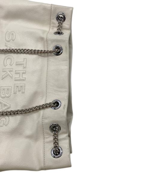 MARC JACOBS（マークジェイコブス）MARC JACOBS (マークジェイコブス) ザ レザー チェーン サック バッグ アイボリーの古着・服飾アイテム