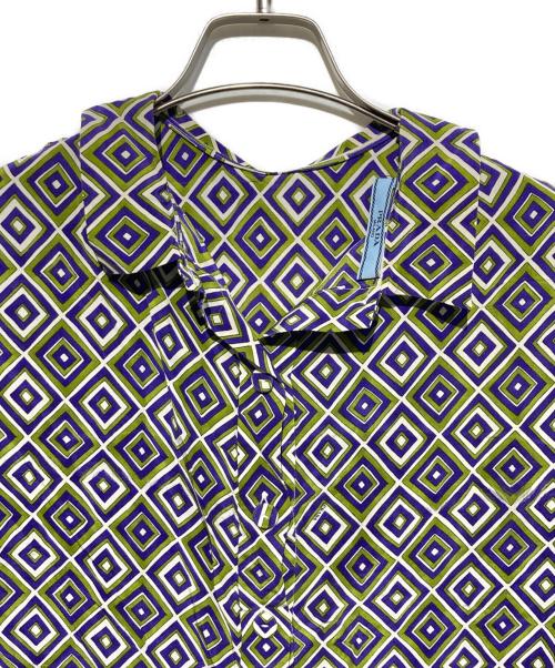 PRADA（プラダ）PRADA (プラダ) シルク総柄ノースリーブブラウス グリーン×パープル サイズ:36の古着・服飾アイテム