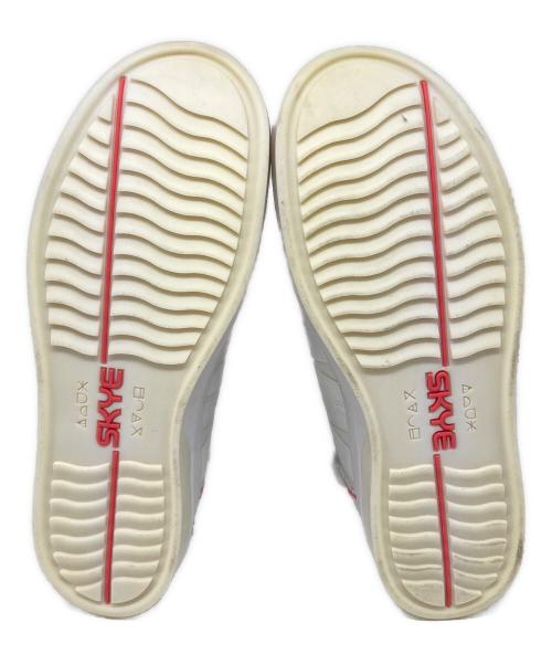 SKYE FOOT WEAR（スカイ フットウェア）SKYE FOOT WEAR (スカイ フットウェア) THE MOBRLY アクティブシューズ ホワイト サイズ:27.7の古着・服飾アイテム