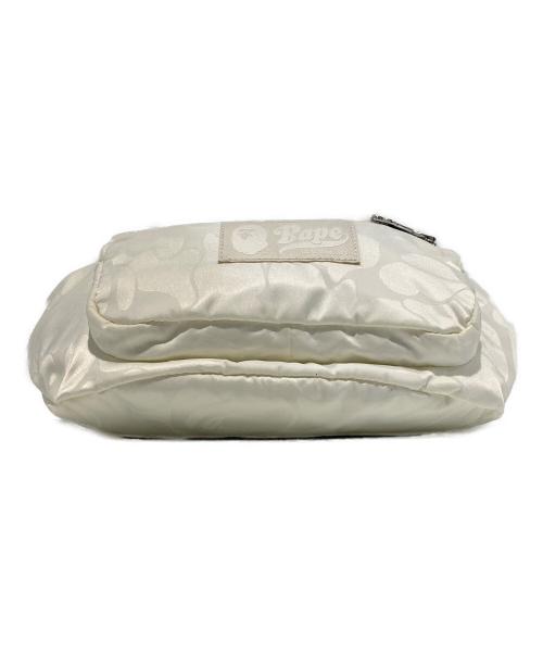 A BATHING APE（アベイシングエイプ）A BATHING APE (アベイシングエイプ) TONAL SOLID CAMO WAIST BAG Mトーナル ソリッド カモ ウエスト バッグ エム ホワイトの古着・服飾アイテム