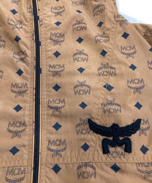 MCM（エムシーエム）MCM (エムシーエム) モノグラム プリント ウィンドブレーカー ブラウン サイズ:Sの古着・服飾アイテム