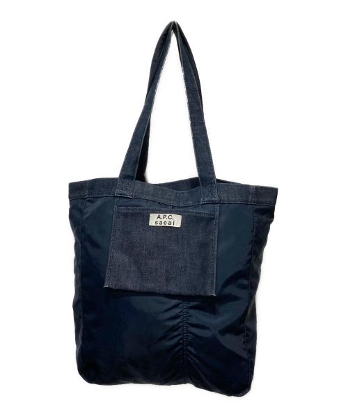 A.P.C.（アーペーセー）A.P.C. (アーペーセー) sacai (サカイ) リバーシブルトートバッグ インディゴの古着・服飾アイテム