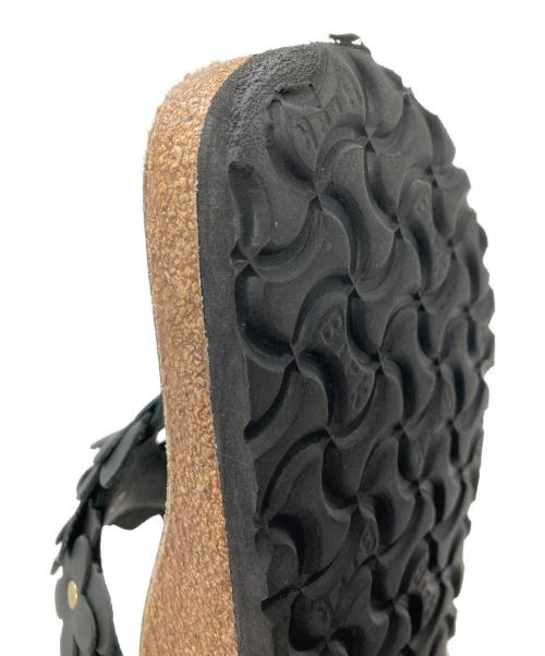 BIRKENSTOCK（ビルケンシュトック）BIRKENSTOCK (ビルケンシュトック) ギースフラワーレザーブラックトングサンダル ブラック サイズ:SIZE 36の古着・服飾アイテム