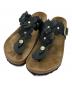 BIRKENSTOCK（ビルケンシュトック）の古着「ギースフラワーレザーブラックトングサンダル」｜ブラック