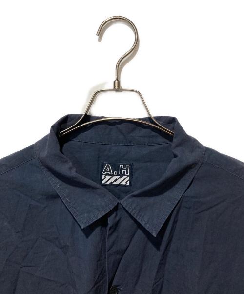 is-ness（イズネス）is-ness (イズネス) AH.H SHIRT ネイビー サイズ:Lの古着・服飾アイテム