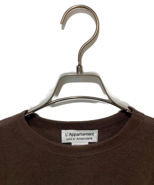 L'appartement（アパルトモン）L'appartement (アパルトモン) Americana (アメリカーナ) オフザガードTシャツ ブラウン サイズ:999 未使用品の古着・服飾アイテム